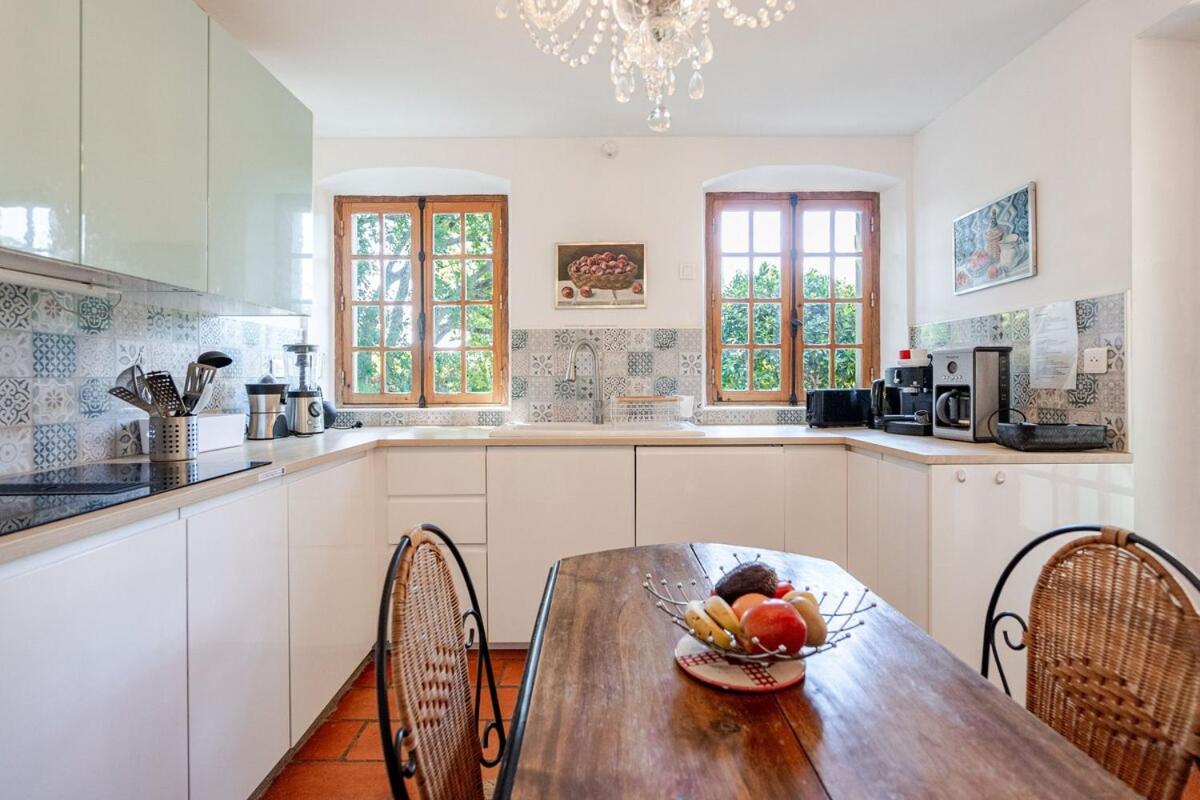 Jolie Maison En Plein Cœur Du Lubéron * Roussillon en Isere