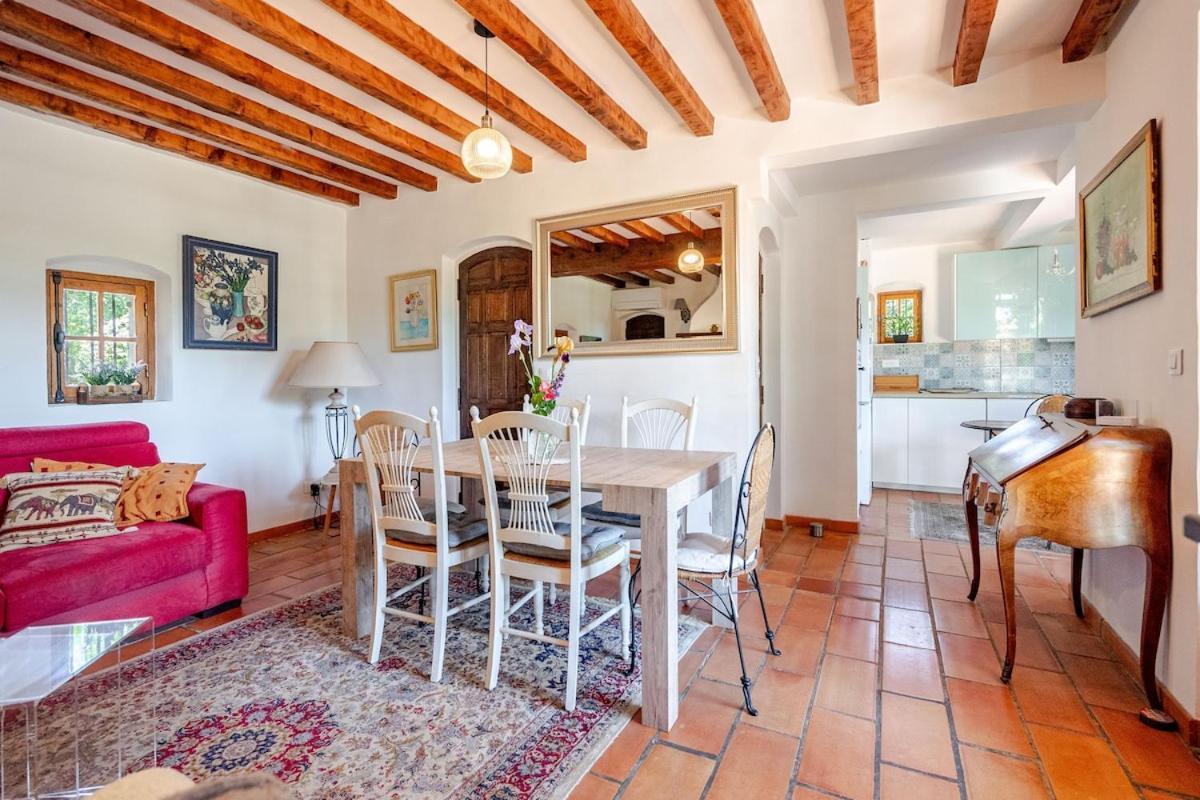 Jolie Maison En Plein Cœur Du Lubéron Hébergement de vacances Roussillon en Isere